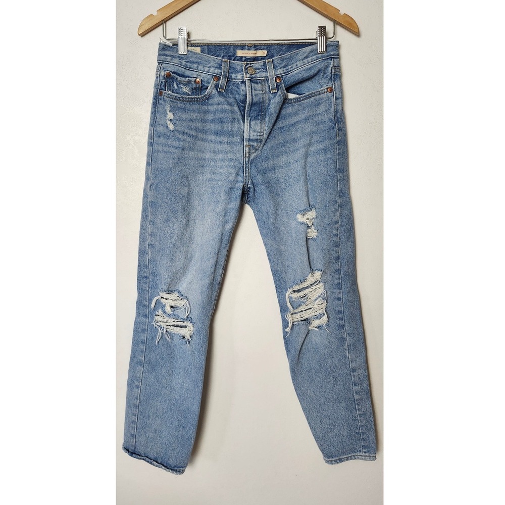 Levis Wedgie Straight Distressed Light Wash High Rise Denim Jeans Size 27